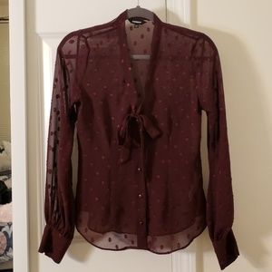 Express tie button down